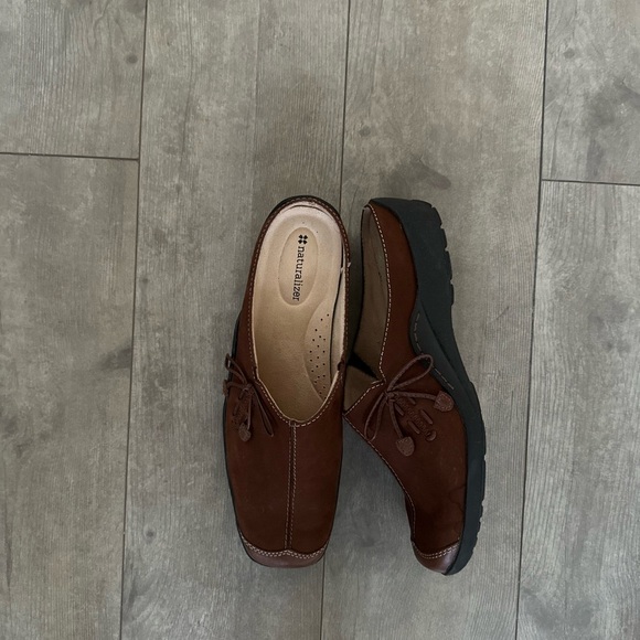 Naturalizer “Detail” Comfort Mules Suede Leather Slip On Mules 8.5 Wide Women’s - Picture 16 of 16